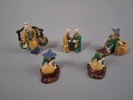 5 Figurer. Orientaliska. Mudman-figurer, Shekwan-keramik.