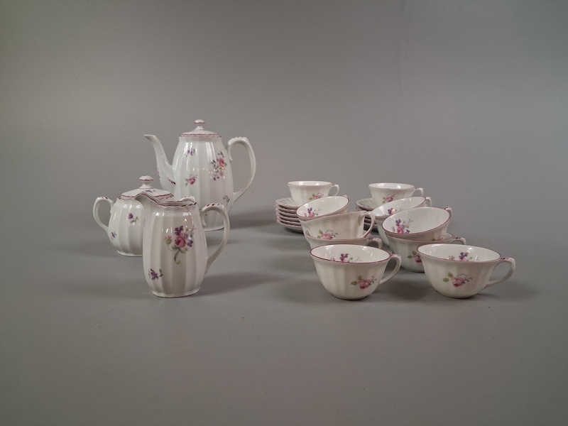 Kaffeservis. Blommigt motiv, 1900-talet.