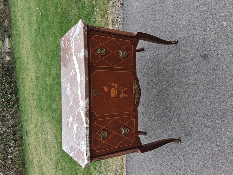 Byrå med stenskiva & intarsia, Gustaviansk stil.