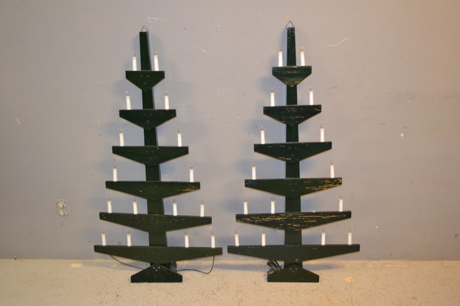 2 Vägg-granar med belysning..