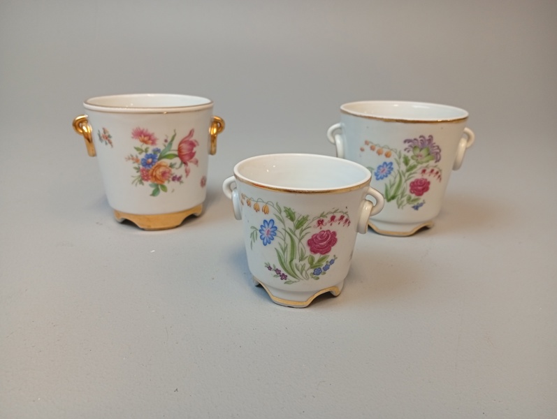 3 Små krukor / Ytterfoder, Hackefors.