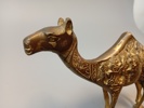 Kamel. Mässing.