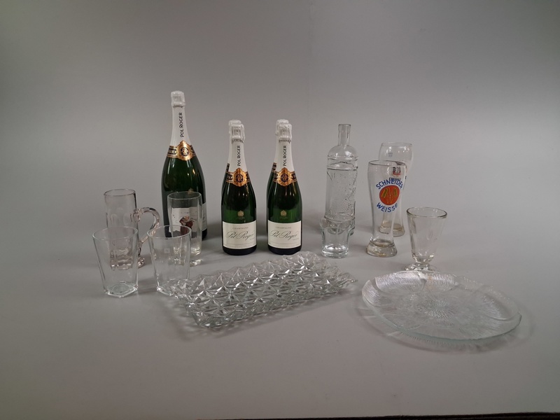 Diverse glas & skyltflaskor.