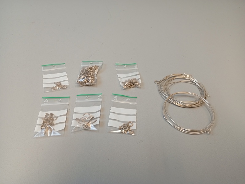 Smyckes tillbehör. Silver, 78gram.