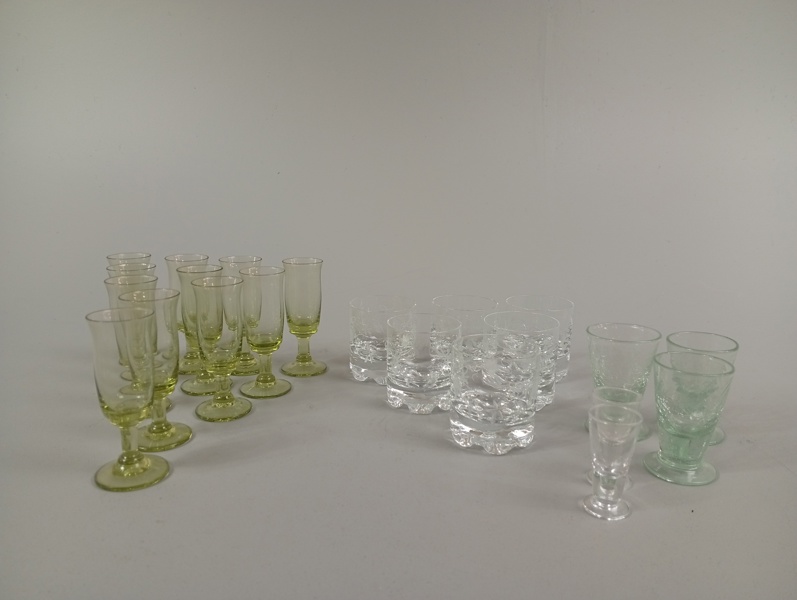 Diverse spritglas. Bl.a Skansen, Skruf mfl.