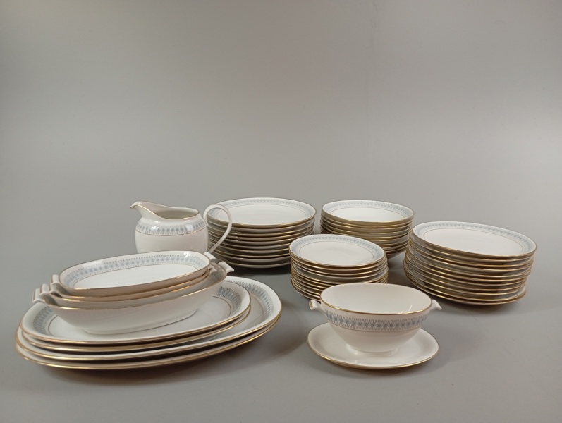 Delar av matservis. Rörstrand, Retro. 1900-talet, 52 delar.