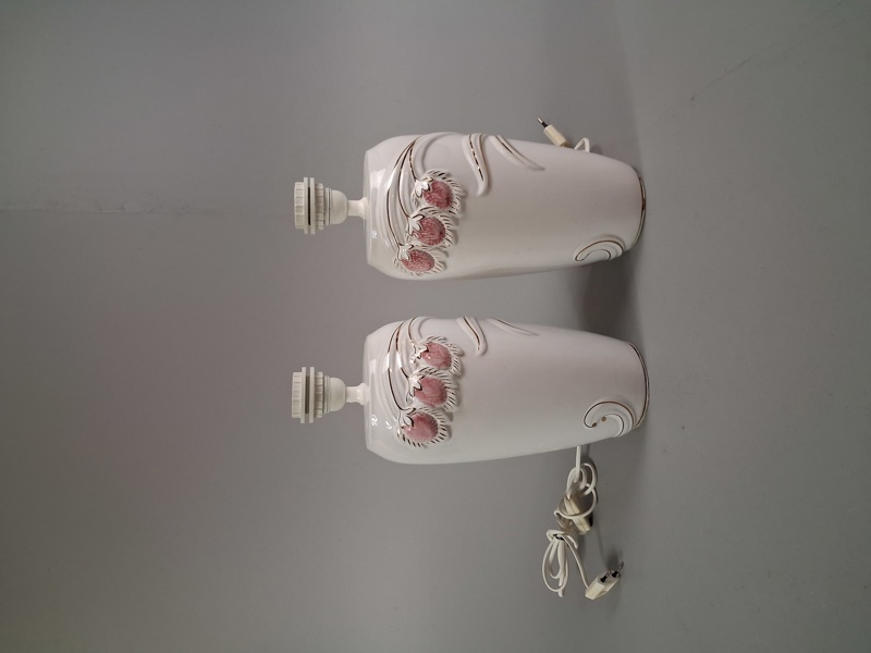 2 Bordslampor. Porslin.