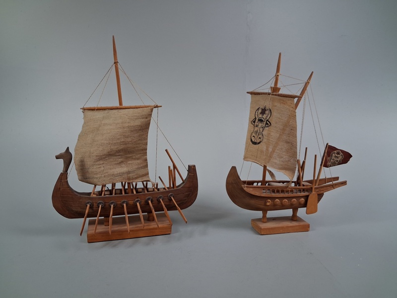 2 Modellbåtar, trä.
