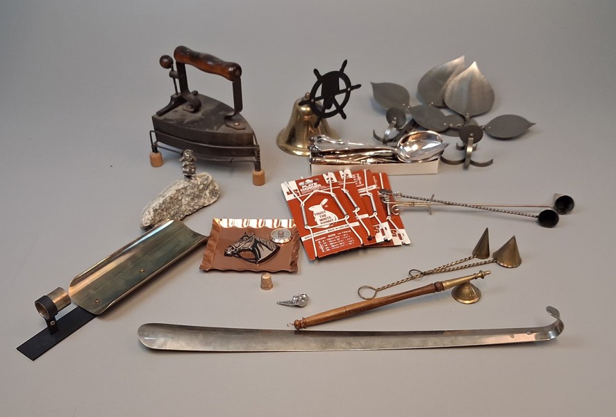 Diverse. Bl.a Nysilver bestick, Ljussläckare m.m.