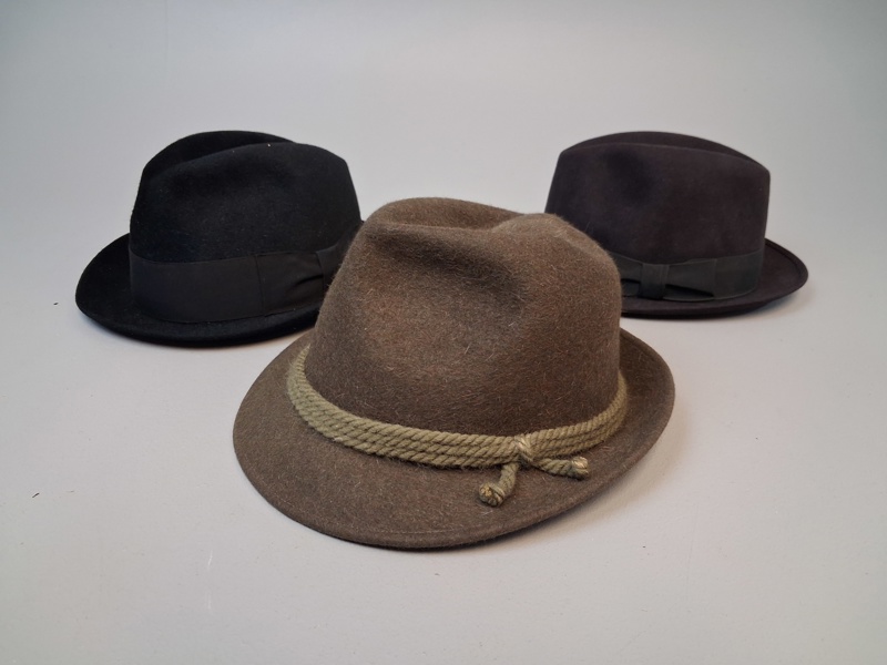 3 Hattar. Importerade av Lundins Laholm, Storlek 58 & 60.