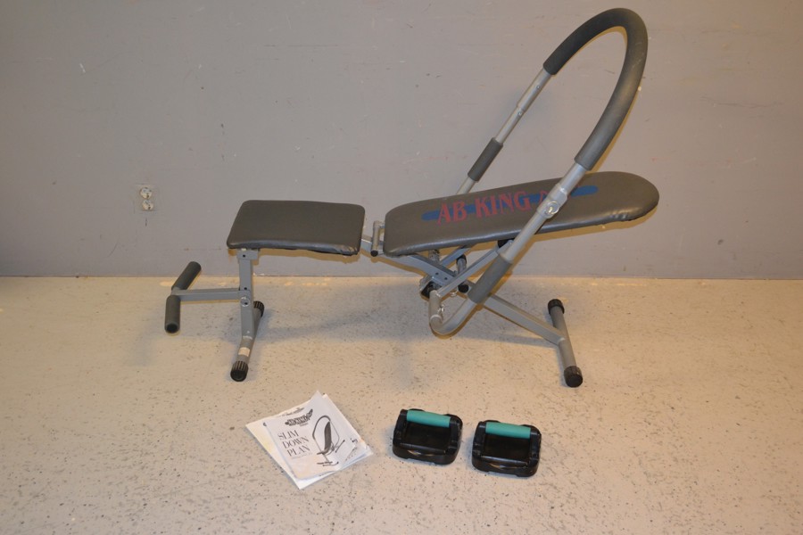 Träningsmaskin AB King Pro & 2 armhävningshandtag.