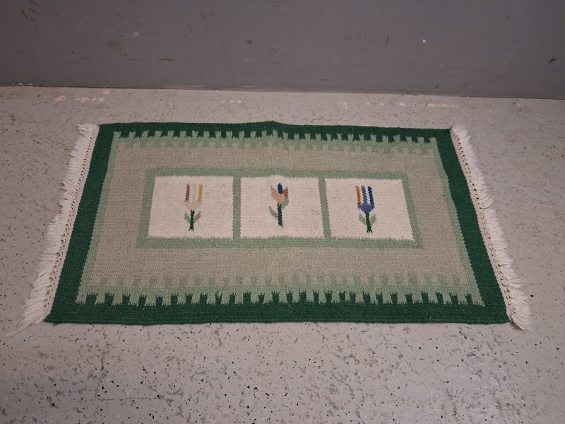 Rölakan matta, Liten.