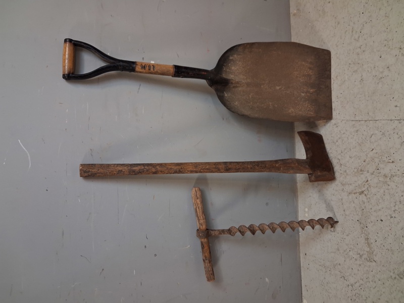 Äldre Yxa, Narvare & Skyffel.