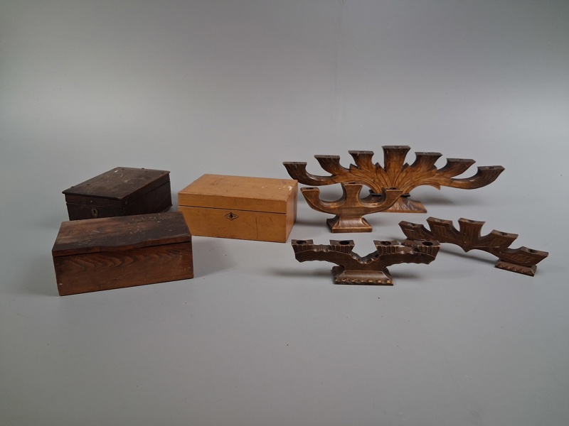 Diverse äldre Ljusstakar & trälådor.