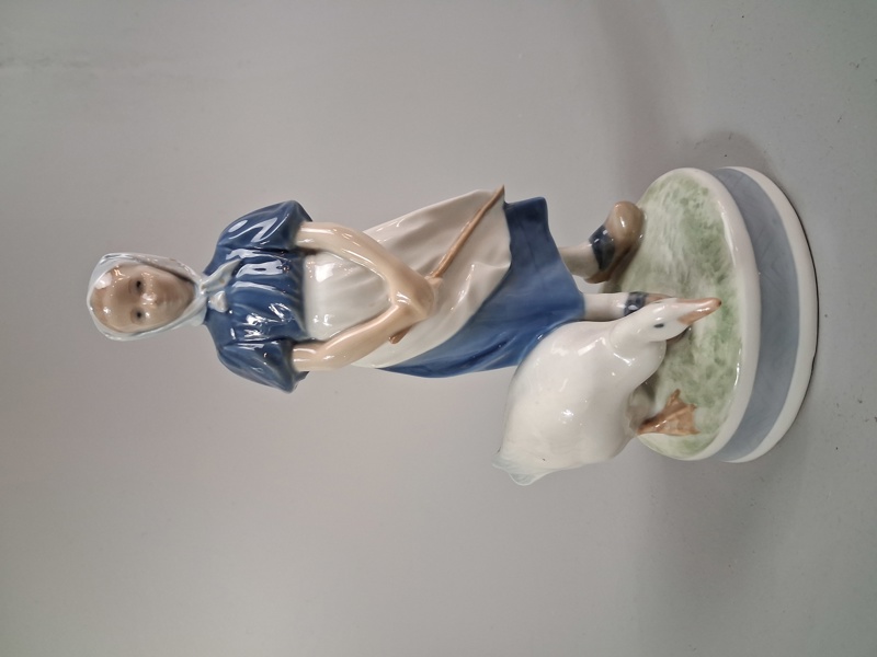 FIGURIN, Royal Copenhagen. O.B.S Skada.