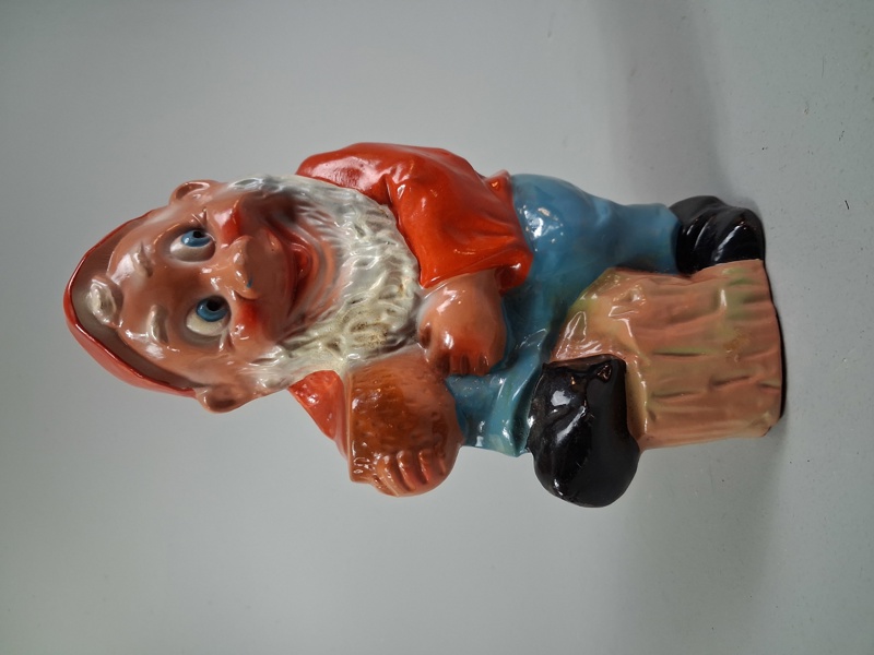 Tomte, ljushållare. Terrakotta. Tyskland.