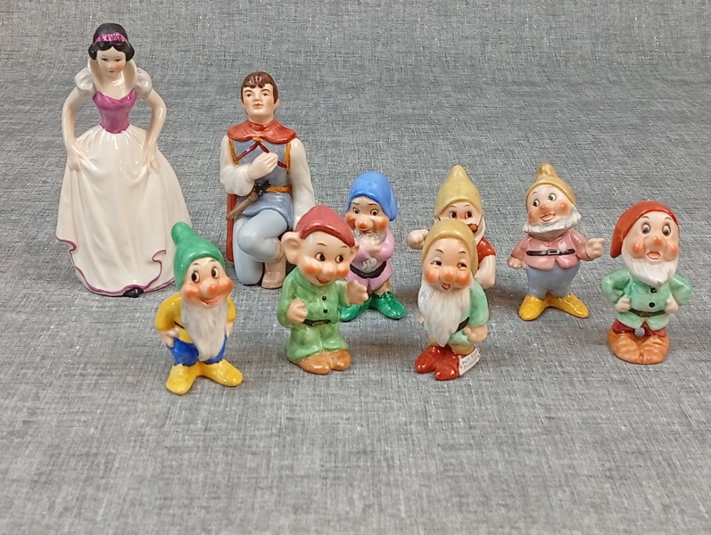 GOEBEL. "Snövit & de sju Dvärgarna. 9 Delar.