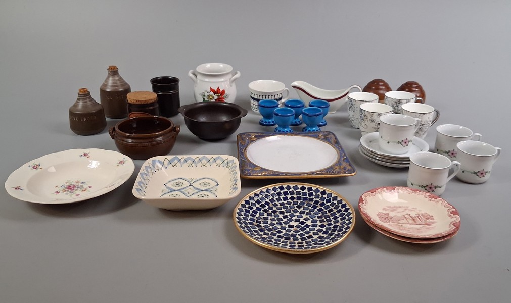 Diverse keramik & porslin. Bl.a Höganäs, JIE, Ahla m.m.