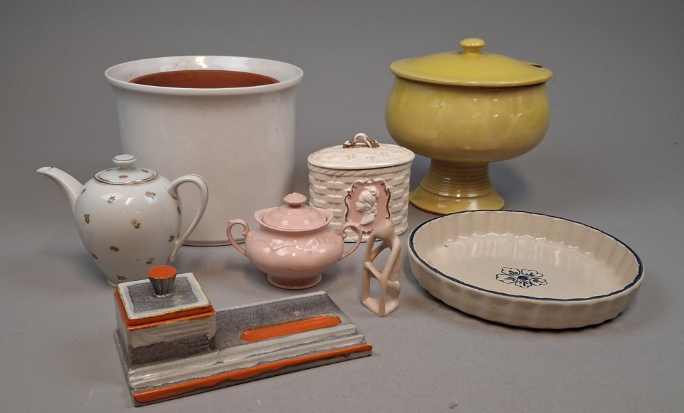 Diverse porslin & keramik. Bl.a Soppterrin Hanne Danmark m.m.