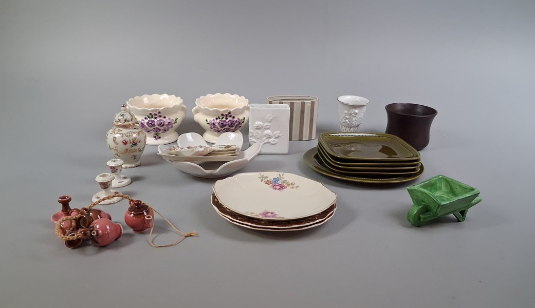 Diverse porslin & keramik. Bl.a Rosenthal, Höganäs, Staffordshire m.m.