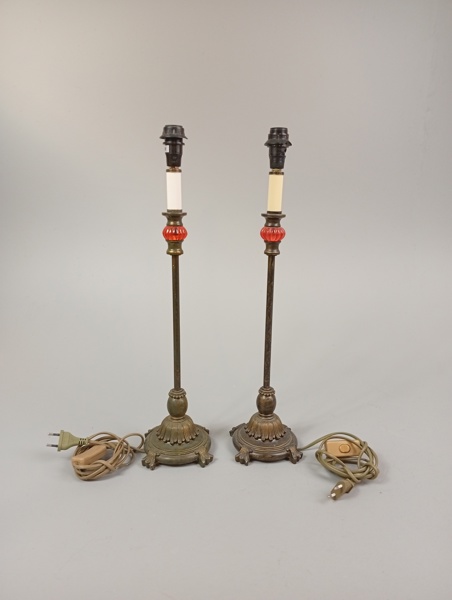 2 Bordslampor. Bronserad Konstmassa, Aneta.