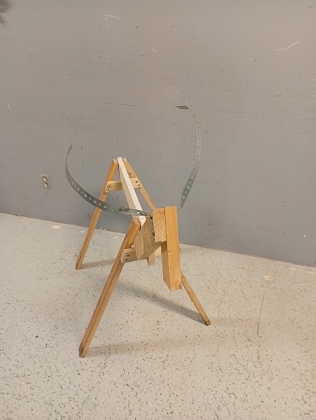 Trästomme för julbock.