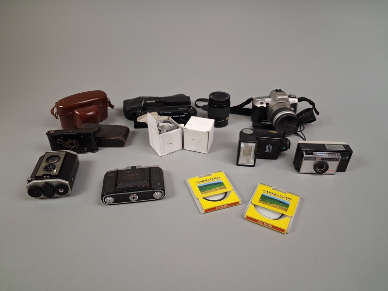 Diverse kameror m.m.
