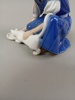 FIGURIN. Porslin, "Flicka med katt", Nr: 1745, Bing & Gröndal, Danmark.