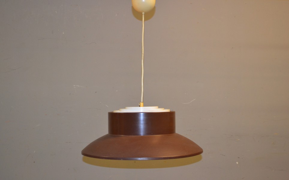 Taklampa. Plåt, okänt fabrikat, 1960-talet.