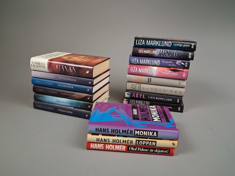 Böcker. 8 Liza Marklund, 6 Camilla Läckberg & 3 Hans Holmer.