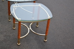 Soffbord & sidobord. Glas-skivor & mässingsfärgad metall, samtida.