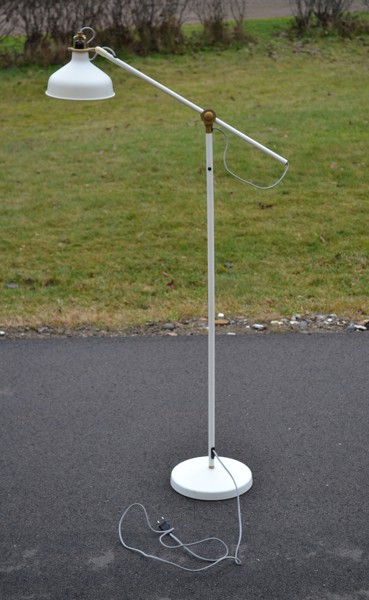 Golvlampa. "Ranarp", IKEA.