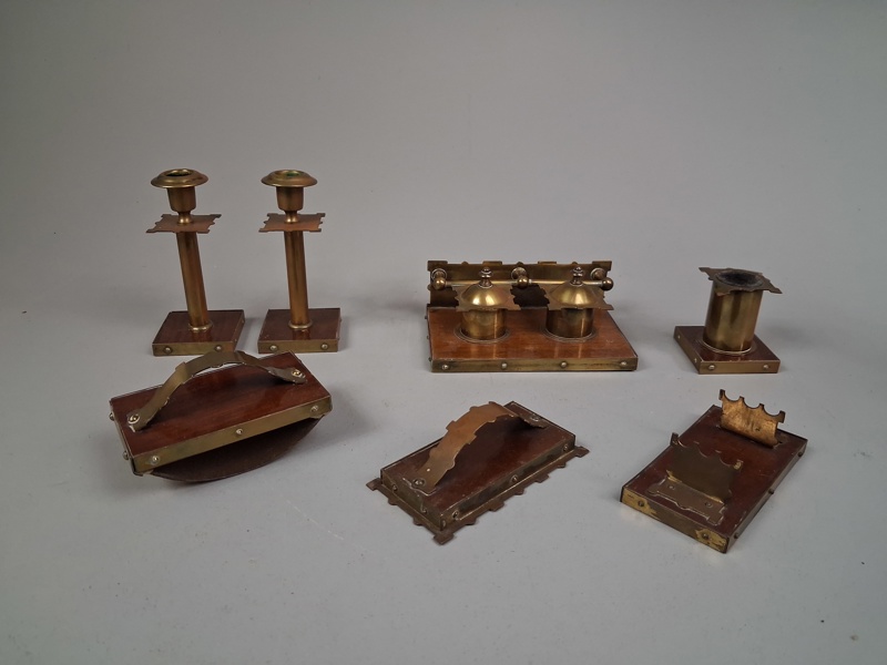 Skrivbordsset, Mässing & trä, 7 delar, 1900-talet.