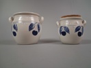 JACKIE LYND, 2 Krus, 1 & 2 Liter, Höganäs Keramik.