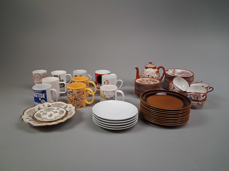 Diverse porslin.