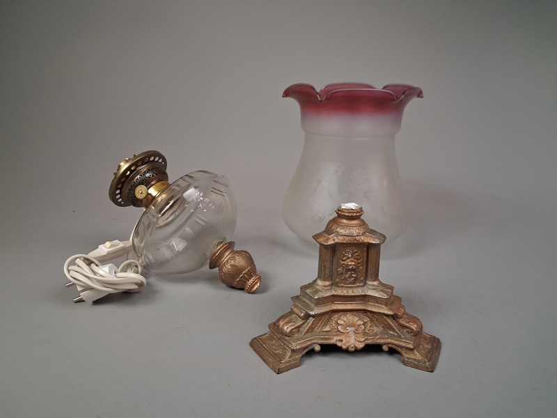 Fotogenlampa elektrifierad, renoveringsobjekt.