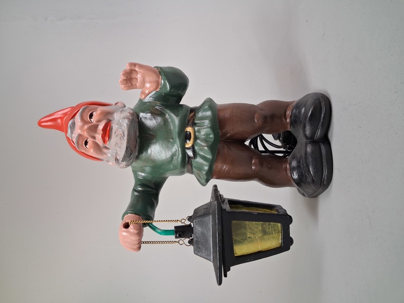 HEISSNER. Tomte med lykta.