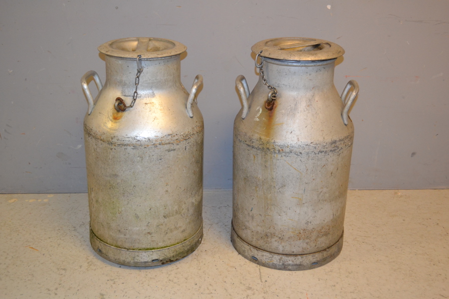 2 Mjölkkannor. Aluminium.