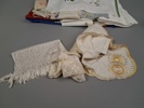 Diverse textil, Scarfsar, skinnväst m.m.
