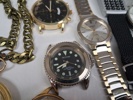 Diverse klockor, remmar, samt en länkborttagare.