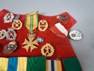 Diverse pins, nålar & medaljer.