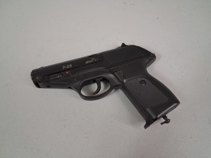 KOLSYREPISTOL. "Gamo P23".
