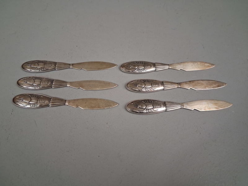 6 Skaldjursknivar. Nysilver, GAB, Stockholm, 1900-talets mitt.