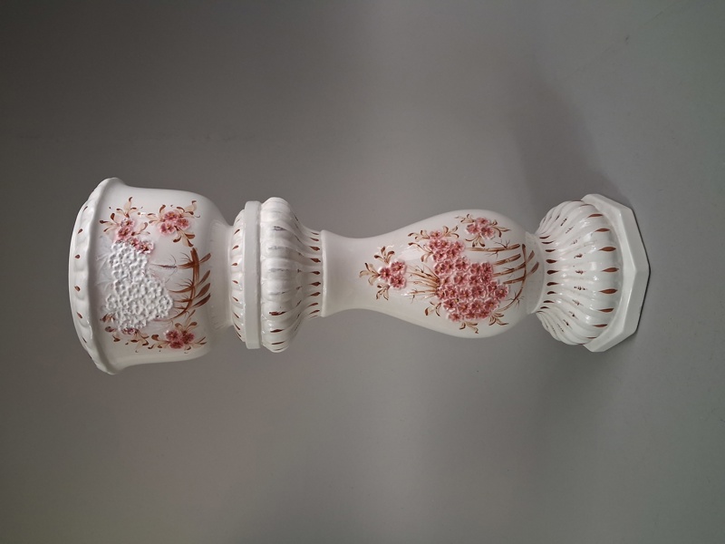 Piedestal med ytterfoder, Keramik.