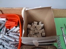 Diverse skruv, pluggar, spik m.m.