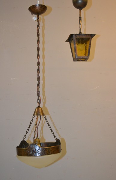 Taklampa Jugend, samt en lyktlampa.