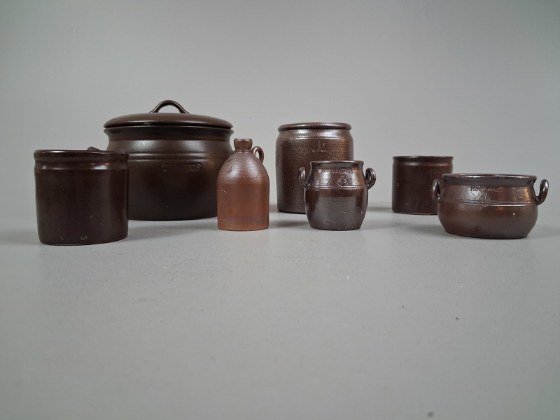 Keramik. Mestadels Höganäs.