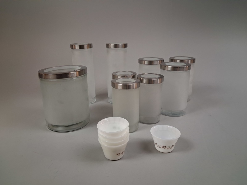 Förvaringsburkar. Antal 9, IKEA & 5 små glasskålar.