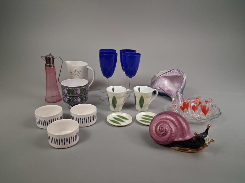 Diverse glas, porslin m.m. Bl.a Laholm, Rörstrand, Sagaform m.m.