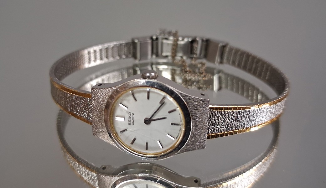 Damur, SEIKO, Quartz.